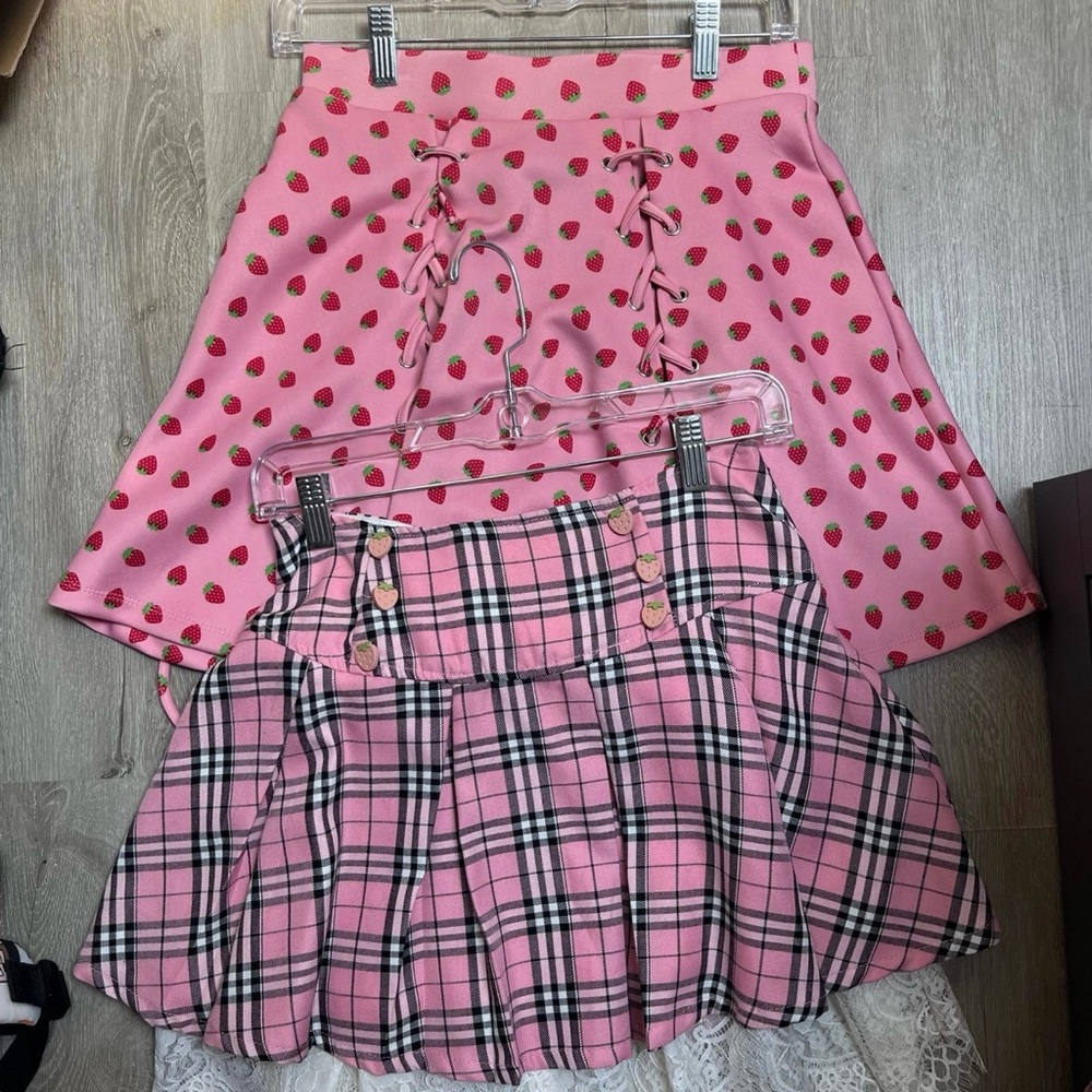 Hot Topic Pink Plaid Strawberry Skirts Size Small